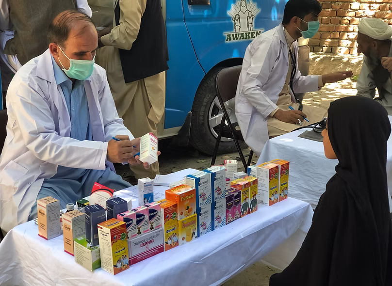 Healthcare clinic and community care in Behsood